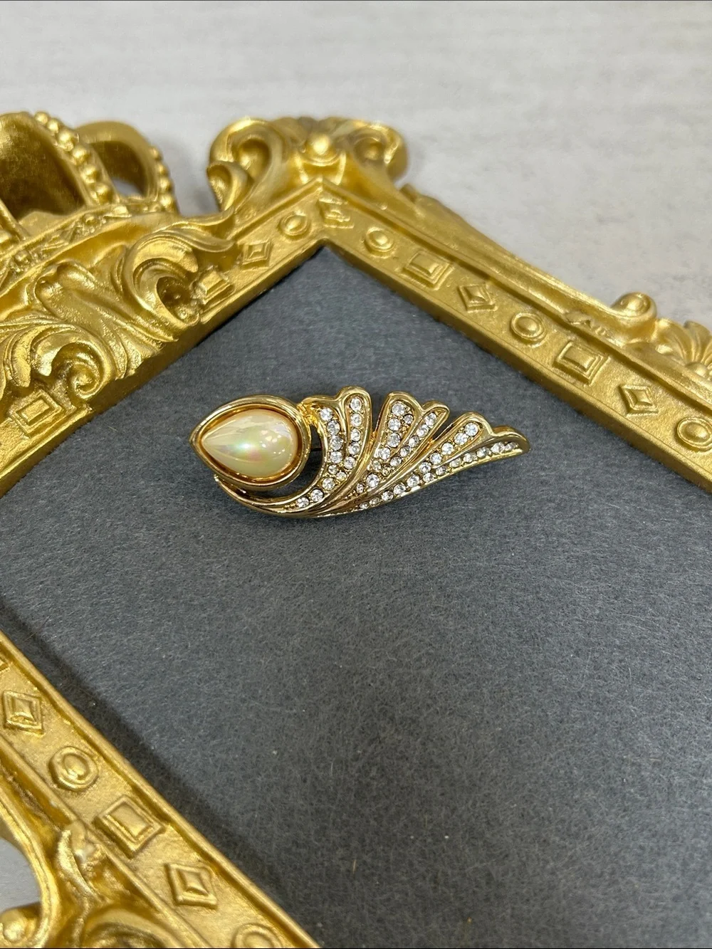 Gold-Tone Pearl and Crystal Fan Brooch - Elegant Women's Jewelry